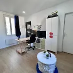 Le Moderne - Situe En Plein Centre-ville *