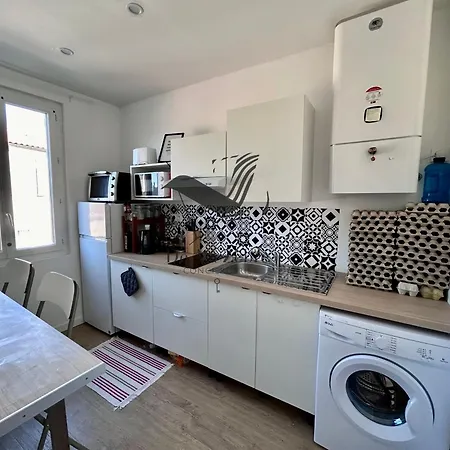 Le Moderne - Situe En Plein Centre-ville * Rochefort (Charente-Maritime)