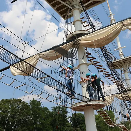 Le Moderne - Situe En Plein Centre-ville Rochefort (Charente-Maritime)