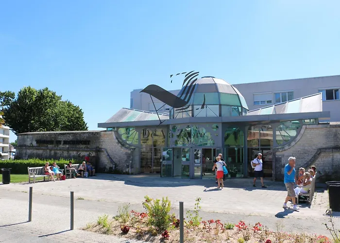 Le Moderne - Situe En Plein Centre-ville Rochefort (Charente-Maritime)