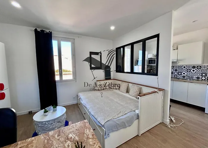 Le Moderne - Situe En Plein Centre-ville Rochefort (Charente-Maritime)